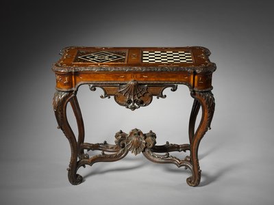 طاولة ألعاب ، ماينز ، c.1735 (خشب وتطعيم عاجي) بواسطة المدرسة الألمانية