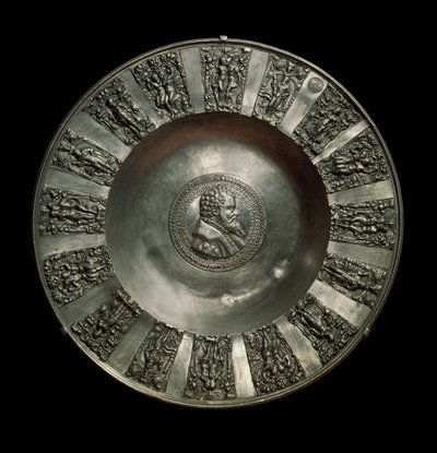German art: tin saxon dish around 1560. Paris, Louvre Museum بواسطة المدرسة الألمانية