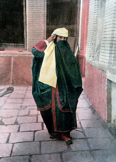 المرأة الفارسية في الزي التقليدي ، c1890. بواسطة جيلو