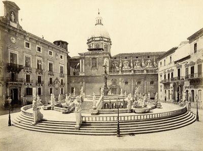 Pretoria fountain, Palermo, Italy, photograph by Giorgio Sommer بواسطة جورجيو الصيف