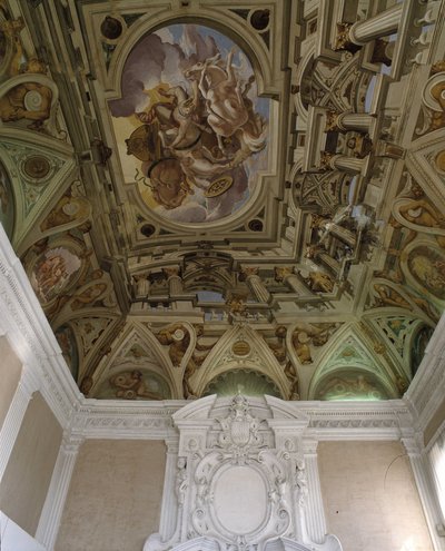 La chute de Phaeton (Phaethon) (1625) - Fresco en trompe l'oeil by Carlone - سقف قاعة قلعة العصور الوسطى القديمة (1320) - Cagnes sur Mer (Cagnes-sur-Mer) ، Alpes Maritimes (Alpes-Maritimes ) (06) بواسطة جيوفاني باتيستا كارلون