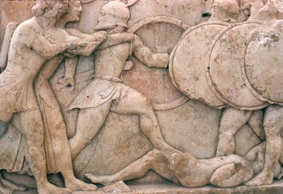 القتال خارج تروي ، إفريز من الخزانة السيفنية ، c.525 قبل الميلاد (رخام) بواسطة اليونانية