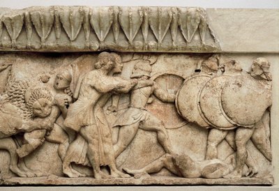 Gigantomachy: أسد Cybele يلتهم عملاقًا بينما يقاتل Apollo و Artemis العمالقة ، 525 قبل الميلاد بواسطة اليونانية