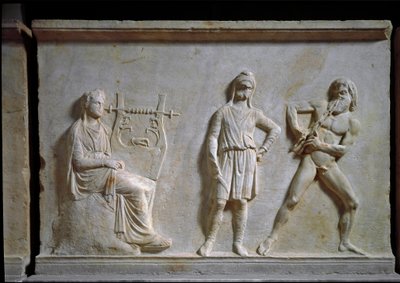 الفن اليوناني: مسابقة موسيقية بين Apollo و Marsyas (عزف aulos و lyre). نحت منخفض منحوت في الرخام ، 320 قبل الميلاد ، يوناني قديم. المتحف الوطني للآثار ، أثينا (اليونان) بواسطة اليونانية