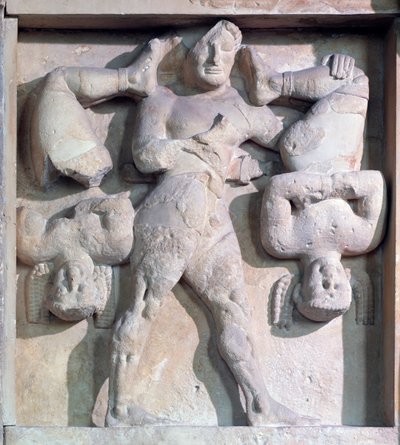 Magna graecia: التقاء مع هيراكليس مع Cercopes ، الإغاثة الحجرية ، 575-550 قبل الميلاد بواسطة اليونانية