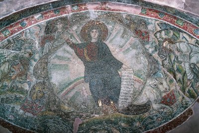 Christ ascended into heaven surrounded by four evangelists, Mosaic in Church of Hosios David, Or Catholicon of Latomos Monastery (UNESCO World Heritage List بواسطة المدرسة اليونانية