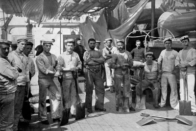 بعض stoker من البارجة HMS Camperdown ، 1896. بواسطة غريغوري وشركاه