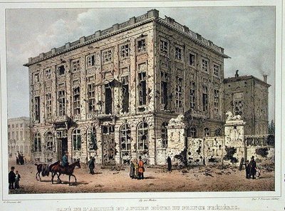 The Cafe Amitie و Old Hotel du Prince Frederic ، بروكسل ، بعد قتال 23-26 سبتمبر 1830 ، نقش بواسطة جان بابتيست مادو (1796-1877) (نقش ملون) بواسطة جوستاف أدولف (بعد) سيمونو