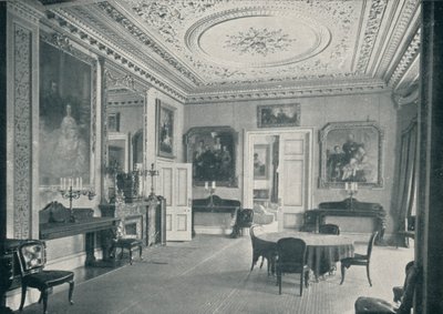 The Queens Dining Room at Osborne House، c1899، 1901 بواسطة HN King