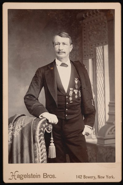 صورة لجون واتس جون واتس دي بيستر 1821-1907 ، قبل عام 1896. بواسطة هاجلشتاين اخوان