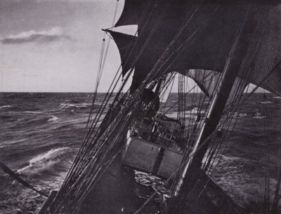 Homeward bound (b/w photo) بواسطة هربرت بونتينج