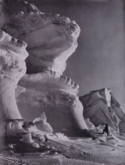 معاقل الجليد في Castle Berg (صورة b / w) بواسطة هربرت بونتينج