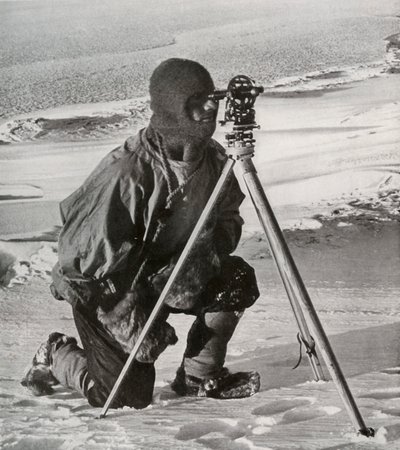 الكذب. مسح ERGR Evans مع Theodolite ذي الأربعة بوصات ، أكتوبر 1911 ، 1913. بواسطة هربرت بونتينج