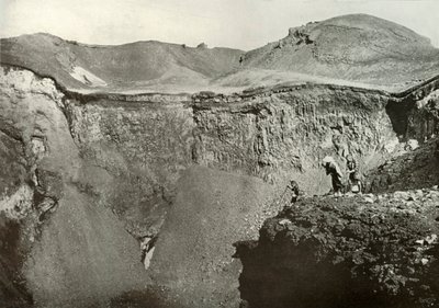 الحفرة المقدسة لفوجي سان ، 1910. بواسطة هربرت بونتينج