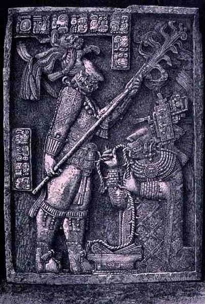 عتبة حجرية منحوتة من المعبد 23 ، Yaxchilan ، 726 م ، تظهر الحاكم Shield Jaguar وزوجته ، سيدة Xoc ، تجري طقوس إراقة الدماء ، من المدن القديمة في العالم الجديد ، بقلم كلود جوس بواسطة تكريم بعد تشابوي
