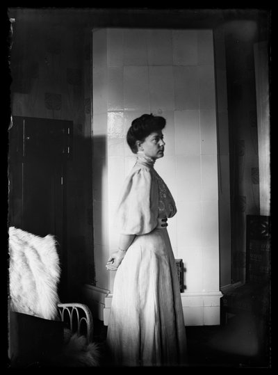 أليس أفيلان بواسطة هوغو سيمبرج