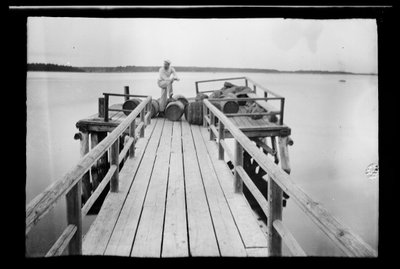 هوغو سيمبرغ في رصيف الباخرة بواسطة هوغو سيمبرج