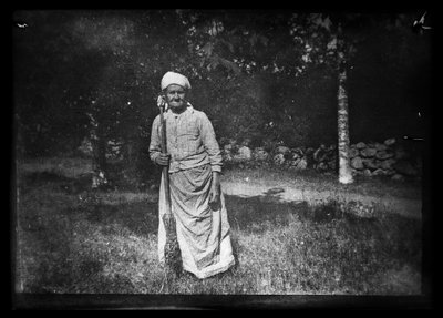 جدة العظم بواسطة هوغو سيمبرج