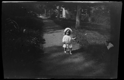 توم سيمبرج نيمنتيلا بواسطة هوغو سيمبرج