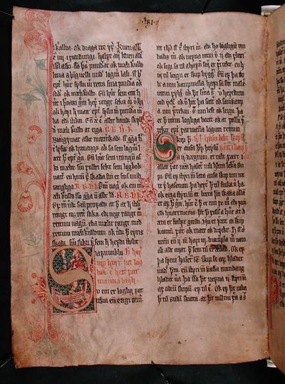 الأحرف الأولى المؤرخة 'S' و 'P' ، من 'Skarosbok' ('The Book of Skard') حوالي عام 1350 (رق) بواسطة المدرسة الآيسلندية