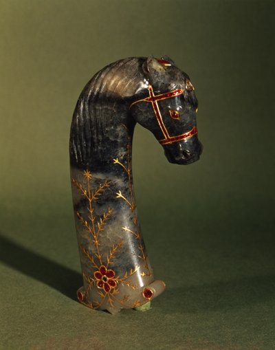 مقبض خنجر على شكل رأس خيول ، موغال ، c.1658-1710 (أقحم اليشم بالذهب والياقوت) بواسطة المدرسة الهندية