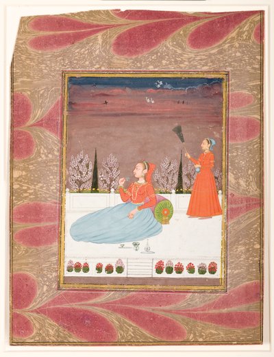 امرأة جالسة على شرفة مع مضيفة مع شاوري ، c.1735 (مرحاض غير شفاف وذهب على ورق) بواسطة المدرسة الهندية