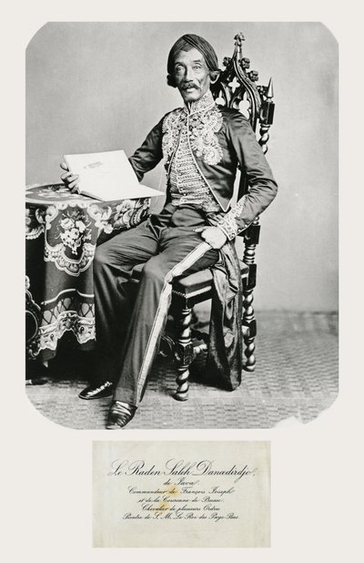 صورة لرادين صالح وبطاقته الهاتفية ، ص 1850-70 (صورة بالحفر والنقش) بواسطة المدرسة الاندونيسية