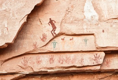 الفن الصخري لسكان أناسازي وغيرهم من سكان بويبلو الأوائل في منطقة الكور الأربعة... بواسطة ايرا بلوك