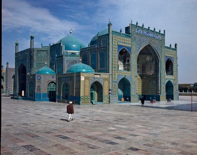 منظر للمسجد الأزرق (أو علي موسكي) من القرن الثاني عشر إلى الخامس عشر. بواسطة مدرسة إسلامية