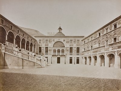 ألبوم "Italie 1882، Naples، Pise، Gênes، Corniche": الفناء الداخلي لقصر الأمير في موناكو بواسطة مصور إيطالي