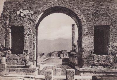 Arco Di Nero ، Nero's Arch (صورة b / w) بواسطة مصور إيطالي