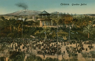 بيليني جاردن ، كاتانيا ، صقلية. أُرسلت البطاقة البريدية عام 1913. بواسطة مصور إيطالي