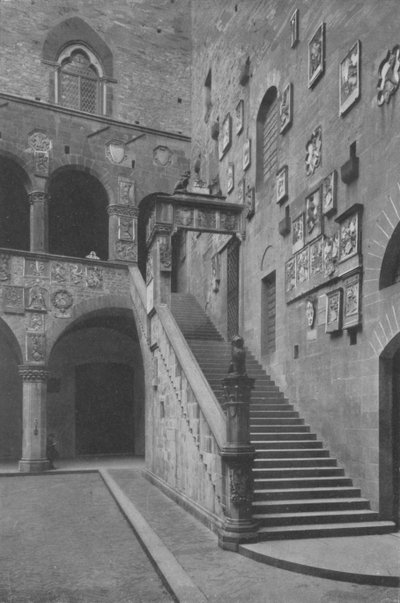 فلورنسا وفناء ودرج Palazzo del Podesta (صورة b / w) بواسطة مصور إيطالي