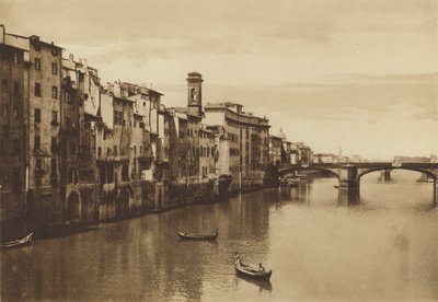 فلورنسا / فلورنسا: منظر لأرنو مع Ponte a S Trinita (صورة بالأبيض والأسود) بواسطة مصور إيطالي