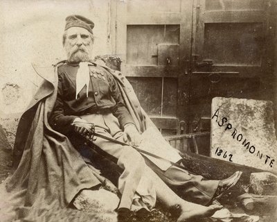 جوزيبي غاريبالدي في أسبرومونتي ، أصيب في ساقه عام 1862 بواسطة مصور إيطالي