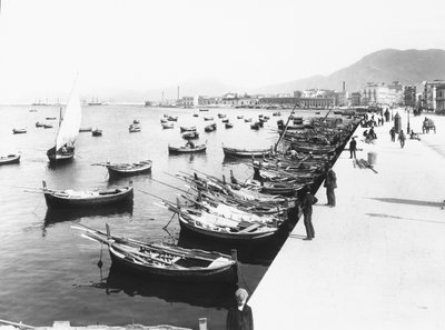 ميناء باليرمو ، صقلية ، حوالي 1920 بواسطة مصور إيطالي