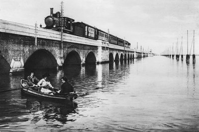 البندقية ، جسر السكة الحديد (صورة b / w) بواسطة مصور إيطالي