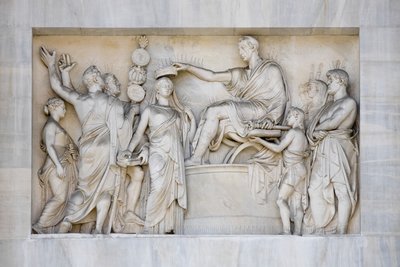 تفاصيل قوس السلام ، ميلانو ، إيطاليا (رخام) بواسطة المدرسة الايطالية