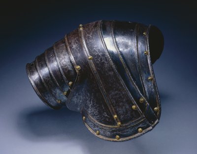 بولدرون للكتف الأيمن ، 1560-70 (فولاذ مطلي بالذهب) بواسطة المدرسة الايطالية