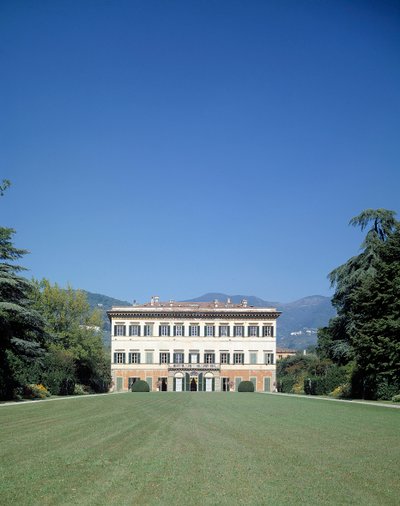منظر لواجهة Villa Reale di Marlia (أو Palazzo Orsetti) بواسطة المدرسة الايطالية