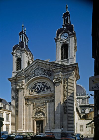 View of the chapel of the Hotel Dieu (Hotel-Dieu) (12th-13th century) redesigned by the architect Jacques Germain Soufflot (1713-1780). Lyon, Rhone بواسطة جاك جيرمان سوفلوت