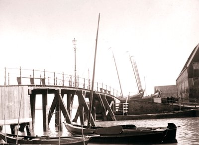 قوارب القناة ، جزيرة ماركين ، هولندا ، 1898 بواسطة جيمس باتكين