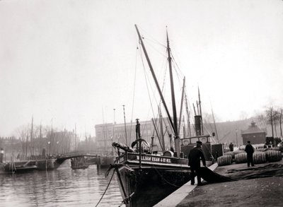قوارب القناة ، روتردام ، 1898. بواسطة جيمس باتكين