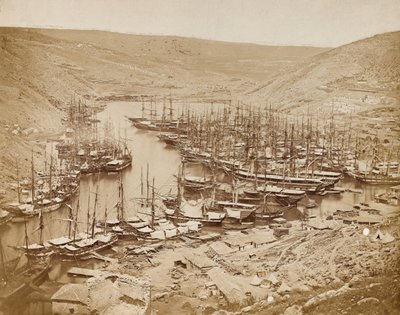 ميناء بالاكلافا ، باتجاه الشمال ، 1856 (صورة بني داكن) بواسطة جيمس روبرتسون