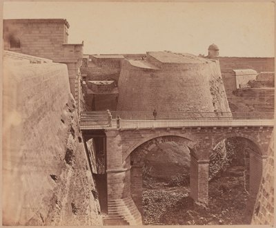 الجسر في Porta Reale ، مالطا ، حوالي عام 1856 بواسطة جيمس روبرتسون