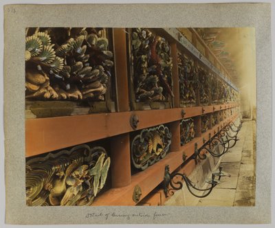 Detail of barring on the outside fence of Tōshō-gū, Nikko, Japan (hand-coloured b/w photo) بواسطة مصور ياباني