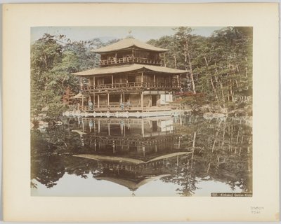 حديقة Kinkakuji ، كيوتو ، اليابان (صورة بلون أبيض وأسود ملونة يدويًا) بواسطة مصور ياباني