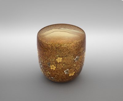 ناتسومه ، حوالي 1850 (ورنيش بالذهب والفضة) بواسطة المدرسة اليابانية