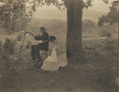 امرأة تخيط، رجل يرسم، 1900 (صورة فوتوغرافية) بواسطة جان برنارد