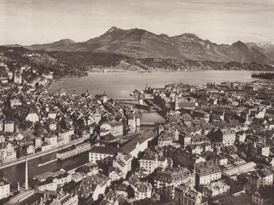 سويسرا: لوسيرن ، من Gutsch ، مطلة على البحيرة و Rigi (b / w photo) بواسطة جين جابريل